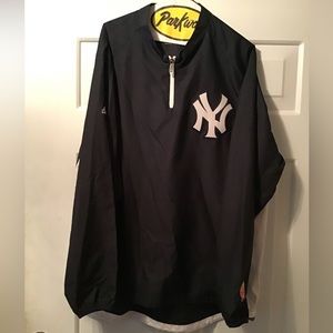 NWOT Authentic  ew York Yankees Lightweight Jacket in M